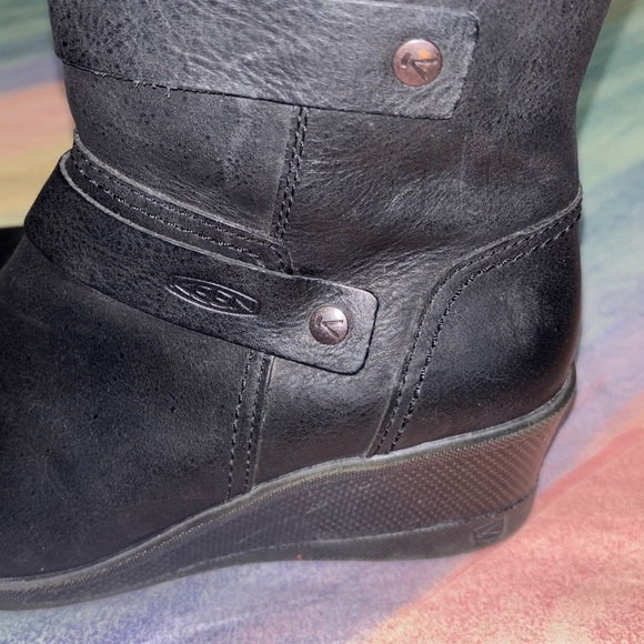 KEEN Women's Black Leather Side Zip Kate Wedge Ankle Boots Size 8 - Picture 5 of 10